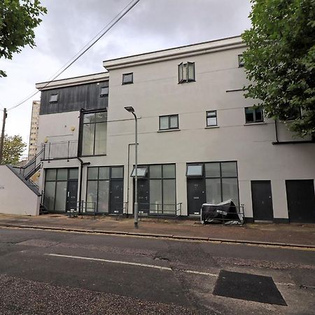 Stylish & Modern Apartment - Southend Stays Экстерьер фото