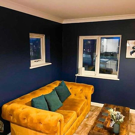 Stylish & Modern Apartment - Southend Stays Экстерьер фото